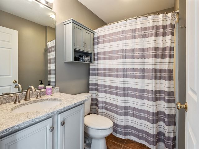 102 Lordvale Blvd 102, Grafton, MA 01536