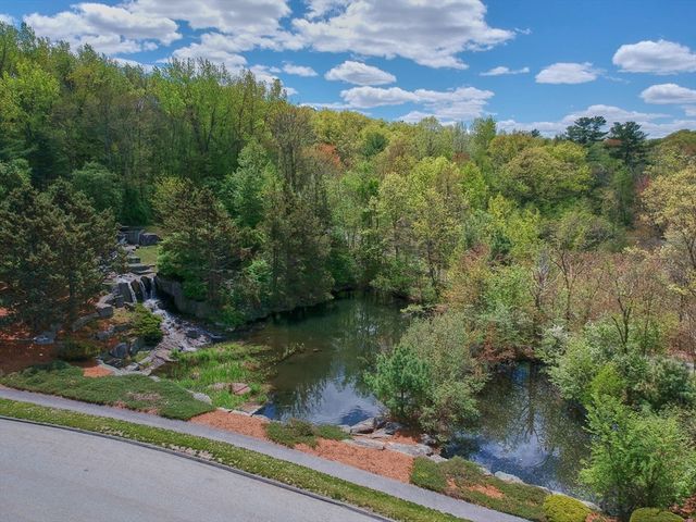 102 Lordvale Blvd 102, Grafton, MA 01536