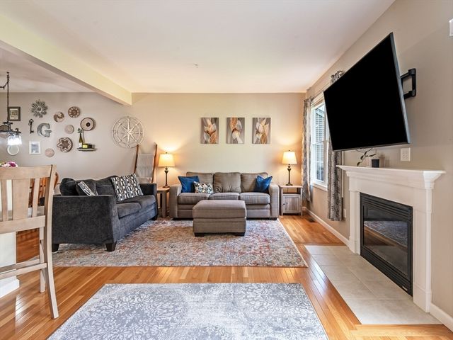 102 Lordvale Blvd 102, Grafton, MA 01536