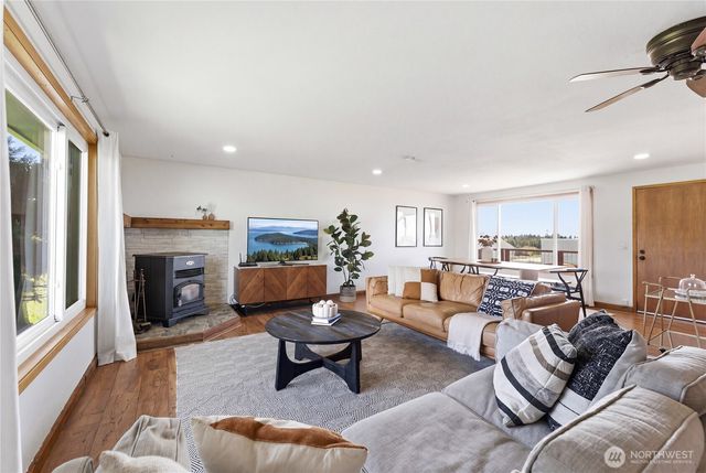 747 La Fiesta Street, Coupeville, WA 98239
