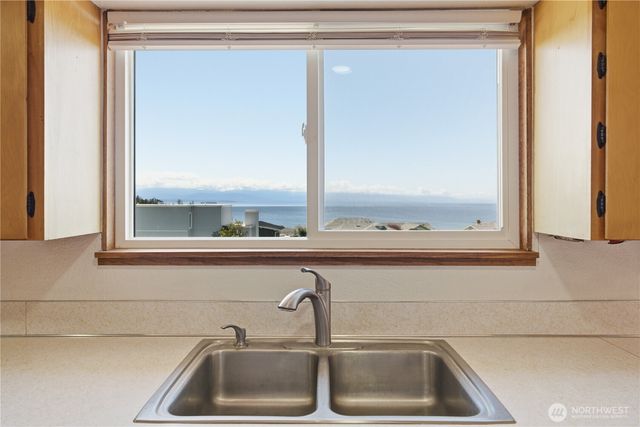 747 La Fiesta Street, Coupeville, WA 98239
