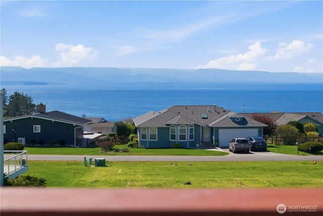 747 La Fiesta Street, Coupeville, WA 98239