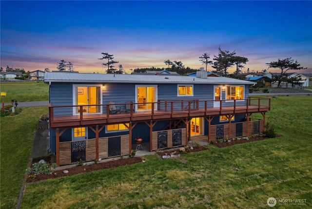 747 La Fiesta Street, Coupeville, WA 98239