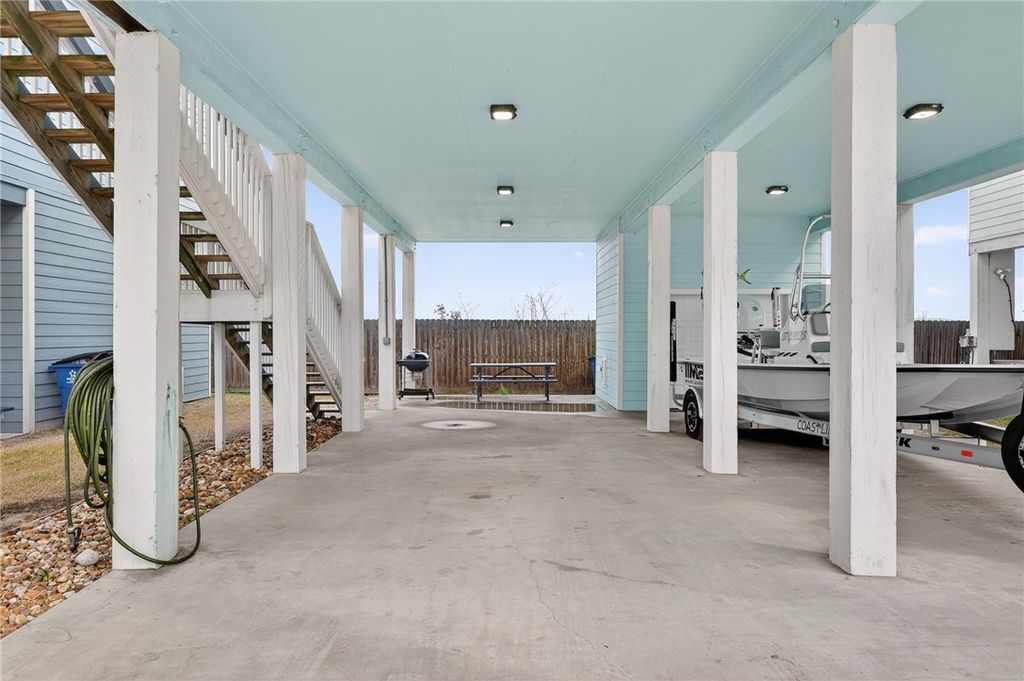 115 Stingray, Rockport, TX 78382 — photo 3
