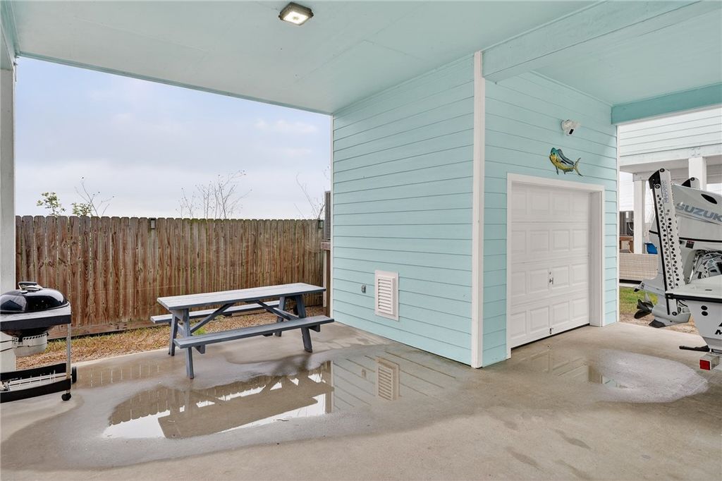 115 Stingray, Rockport, TX 78382 — photo 4