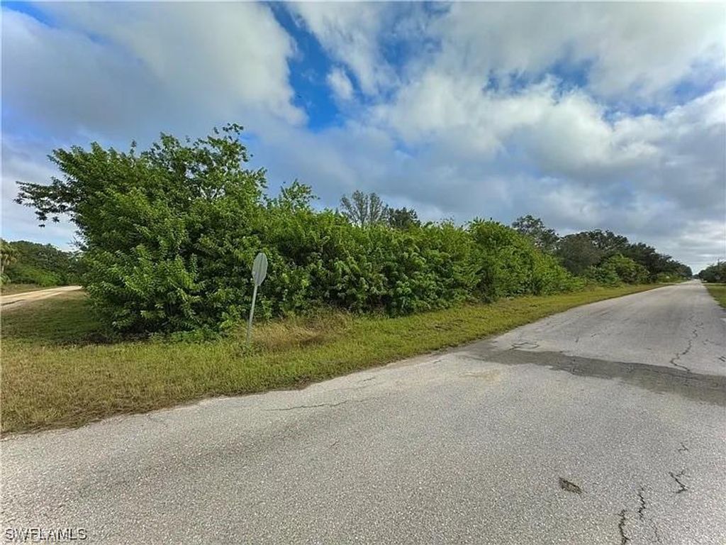 1900 Hamilton AVE, LEHIGH ACRES, FL 33972 — exterior