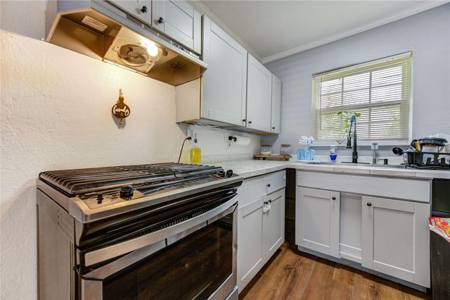 806 Laverne Avenue, Pasadena, TX 77502