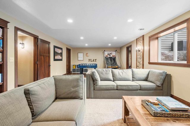 3747 COPPER OAK CIRCLE, Green Bay, WI 54313
