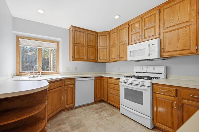 7807 W 110th Street, Bloomington, MN 55438