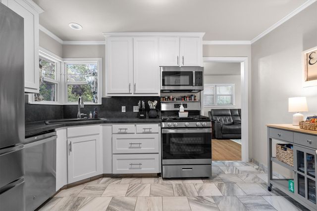 3860 W Spurgeon Street, Fort Worth, TX 76133