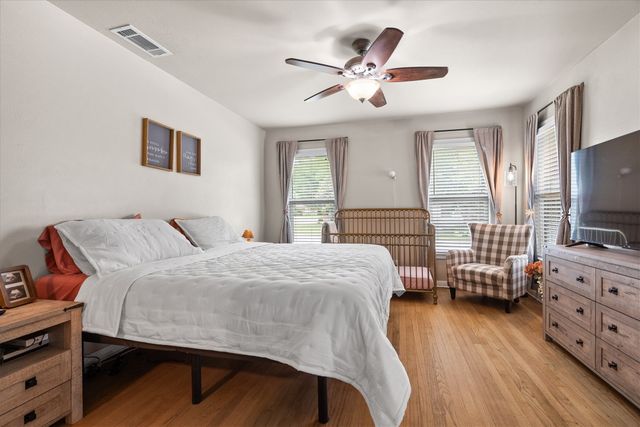 3860 W Spurgeon Street, Fort Worth, TX 76133