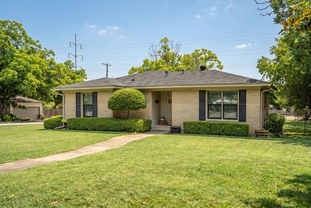 3860 W Spurgeon Street, Fort Worth, TX 76133