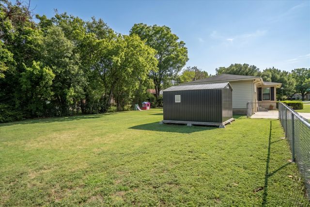 3860 W Spurgeon Street, Fort Worth, TX 76133