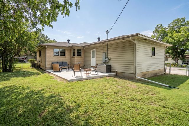 3860 W Spurgeon Street, Fort Worth, TX 76133