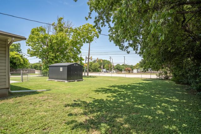 3860 W Spurgeon Street, Fort Worth, TX 76133