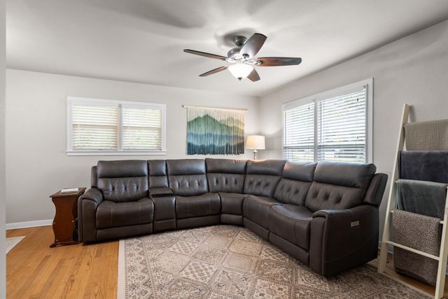 3860 W Spurgeon Street, Fort Worth, TX 76133
