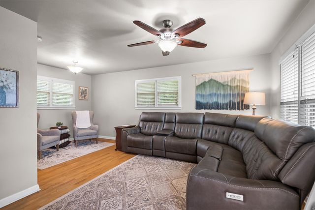 3860 W Spurgeon Street, Fort Worth, TX 76133