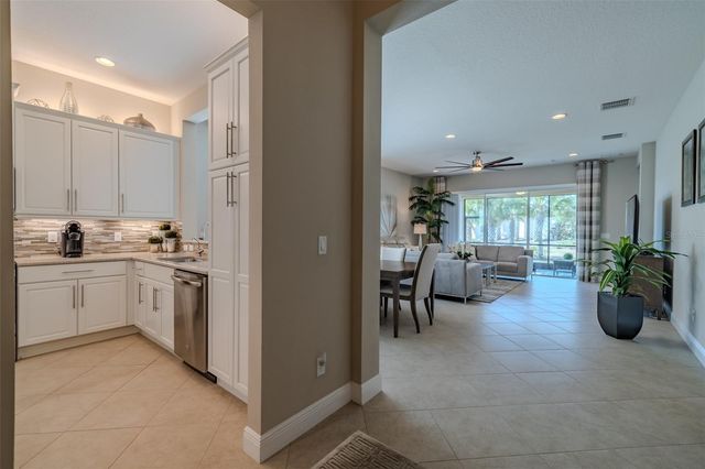 4902 SANDY GLEN WAY, Wimauma, FL 33598