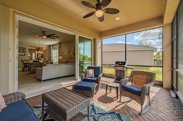 4902 SANDY GLEN WAY, Wimauma, FL 33598