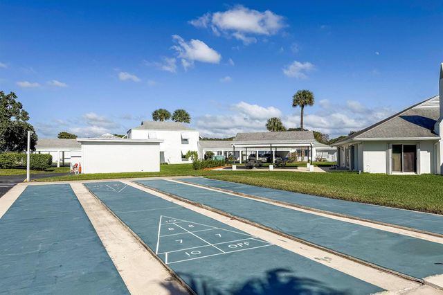 10084 Meridian Way N 4, Palm Beach Gardens, FL 33410