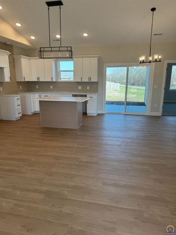 7600 SW 24th TER, Topeka, KS 66614