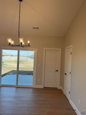 7600 SW 24th TER, Topeka, KS 66614