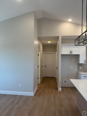 7600 SW 24th TER, Topeka, KS 66614