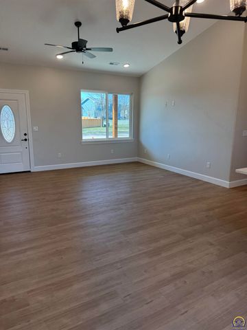 7600 SW 24th TER, Topeka, KS 66614