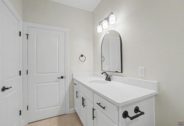 7600 SW 24th TER, Topeka, KS 66614