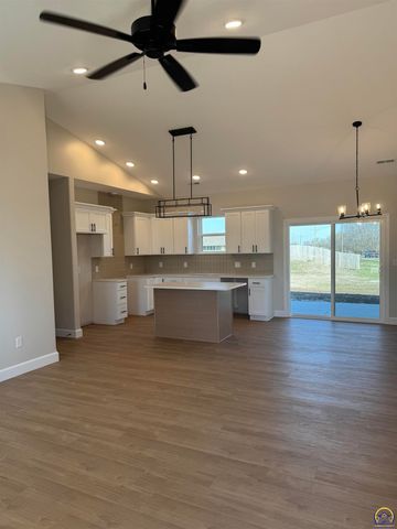 7600 SW 24th TER, Topeka, KS 66614