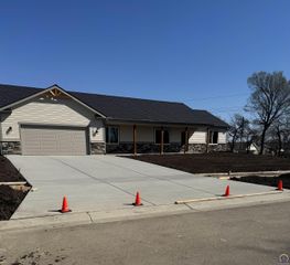 7600 SW 24th TER, Topeka, KS 66614