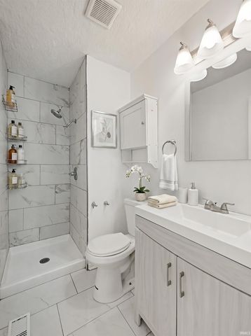 5633 Anderson Road, Newburgh, IN 47630