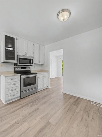 5633 Anderson Road, Newburgh, IN 47630