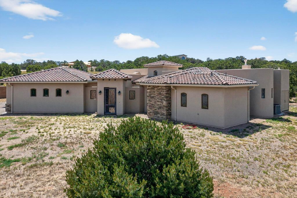 39 Nature Pointe Drive, Tijeras, NM 87059