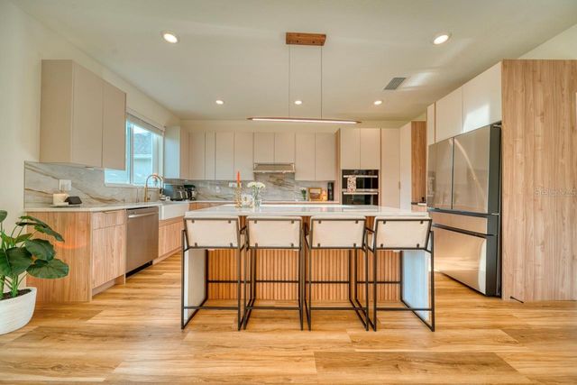 880 ALVANLEY COURT, Davenport, FL 33896