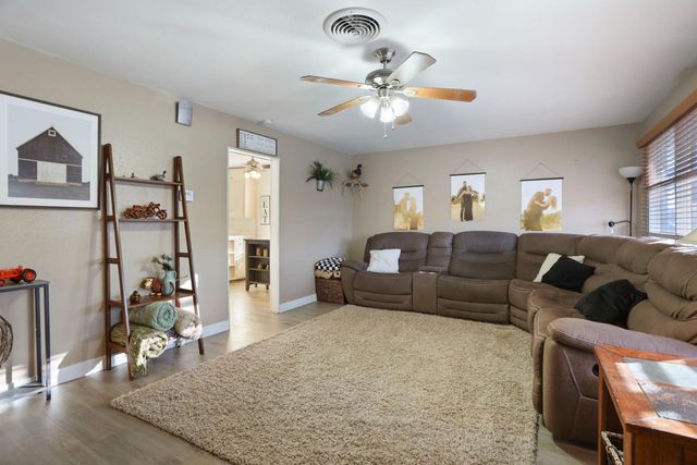 219 Lois Ave, Galt, CA 95632