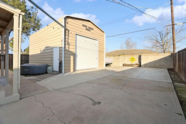 219 Lois Ave, Galt, CA 95632