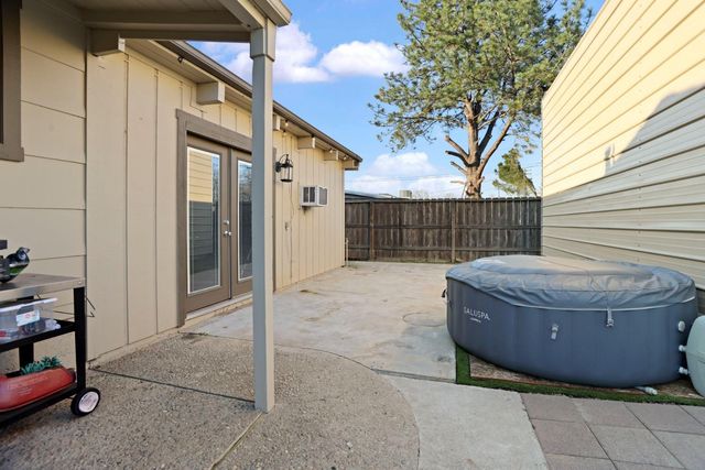 219 Lois Ave, Galt, CA 95632