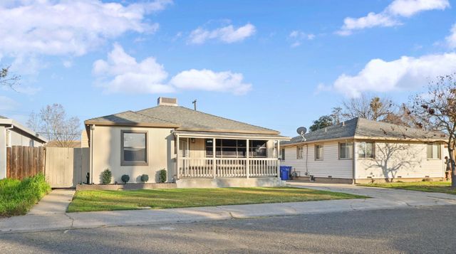 219 Lois Ave, Galt, CA 95632