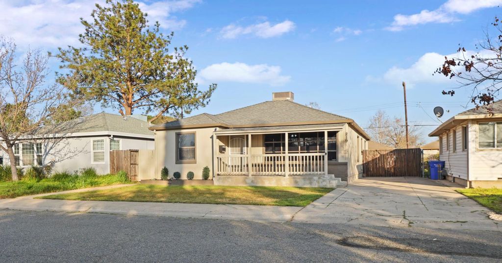 219 Lois Ave, Galt, CA 95632