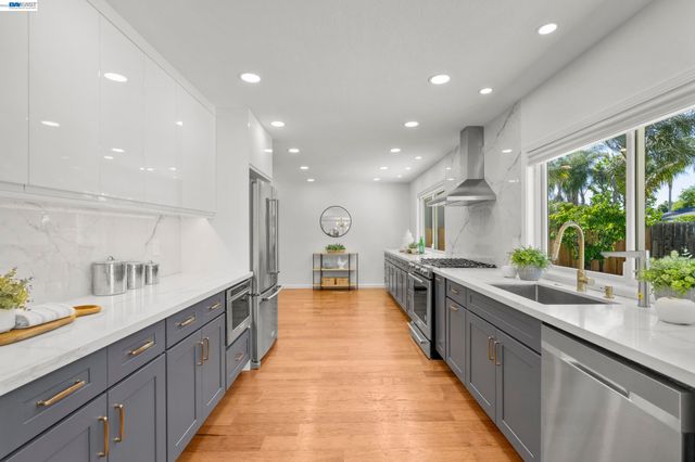 5895 Black Ave, Pleasanton, CA 94566