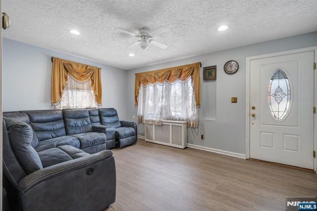 32-06 Rosalie Street, Fair Lawn, NJ 07410