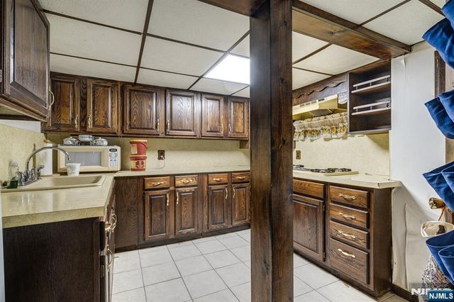 32-06 Rosalie Street, Fair Lawn, NJ 07410