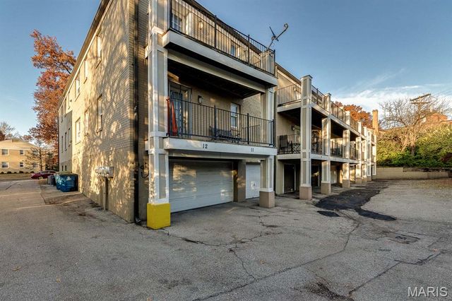 8140-42 Whitburn Drive, Clayton, MO 63105