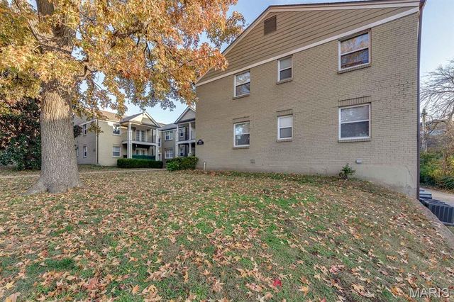 8140-42 Whitburn Drive, Clayton, MO 63105