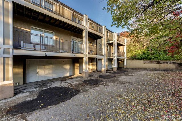 8140-42 Whitburn Drive, Clayton, MO 63105