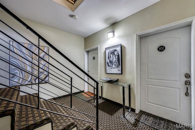 8140-42 Whitburn Drive, Clayton, MO 63105