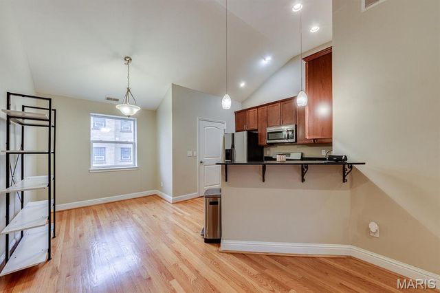 8140-42 Whitburn Drive, Clayton, MO 63105