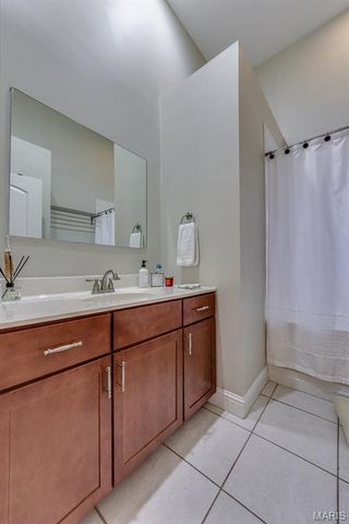 8140-42 Whitburn Drive, Clayton, MO 63105