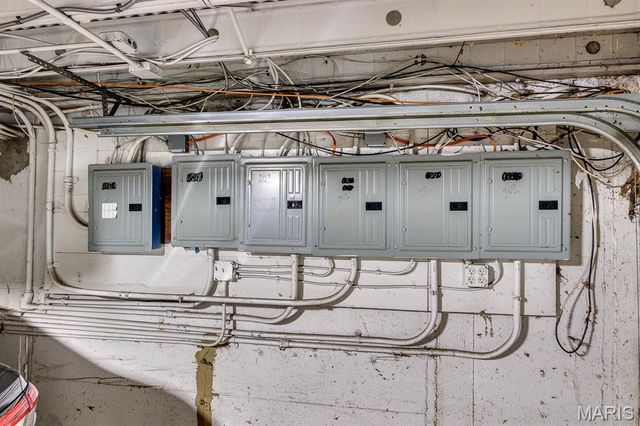 8140-42 Whitburn Drive, Clayton, MO 63105